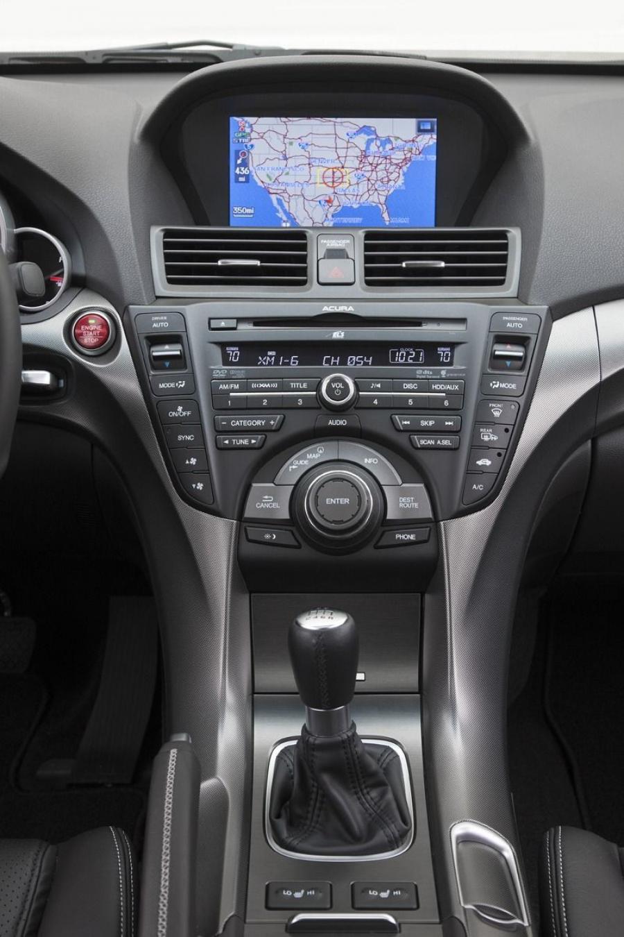 Детали интерьера Acura TL 2014 года  (фото 8 из 35)